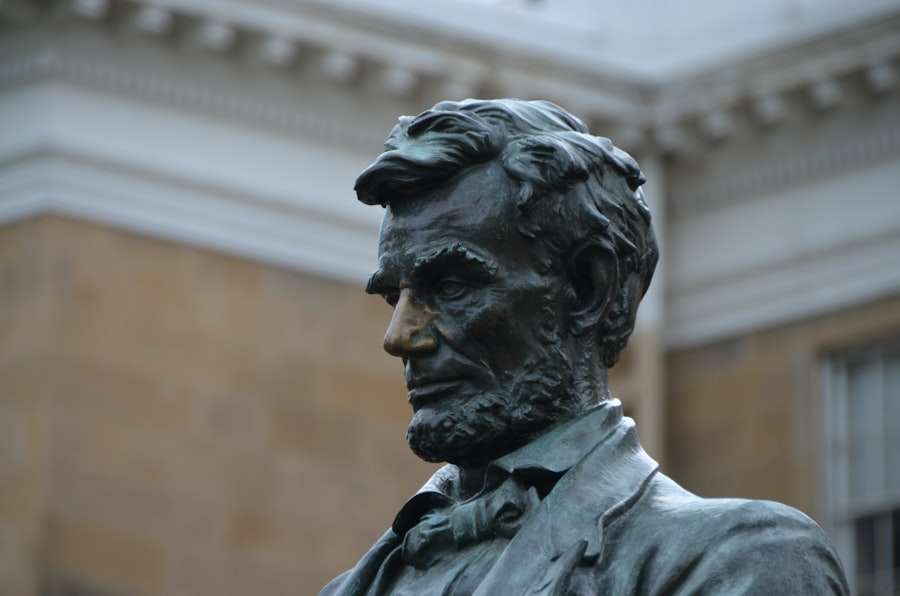 Abraham Lincoln: From Humble Beginnings to US Presidency